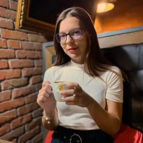 klarlarissa image 1